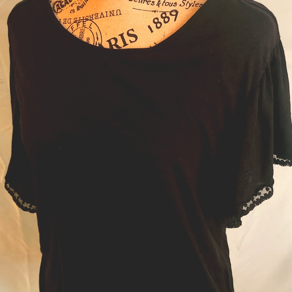 Dark top